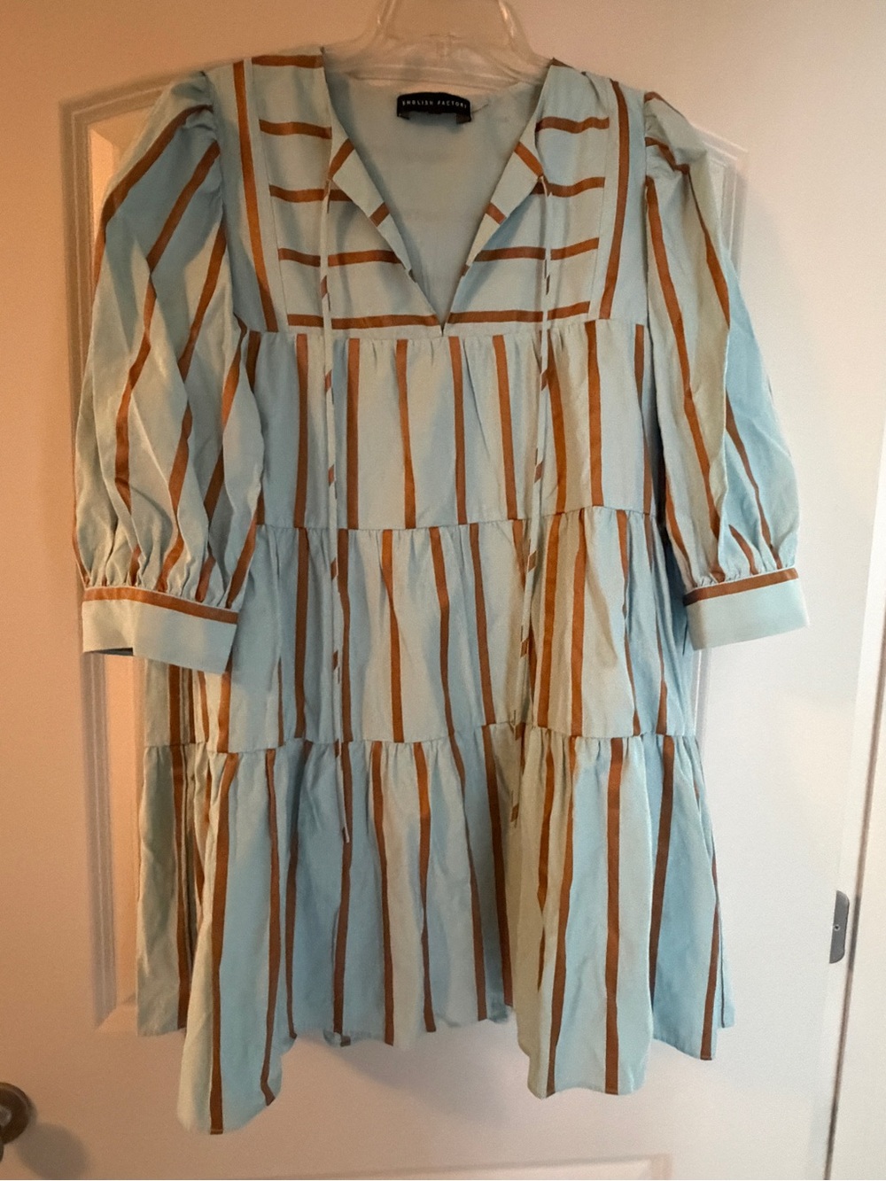 Super cute 2 women’s dresses size medium!